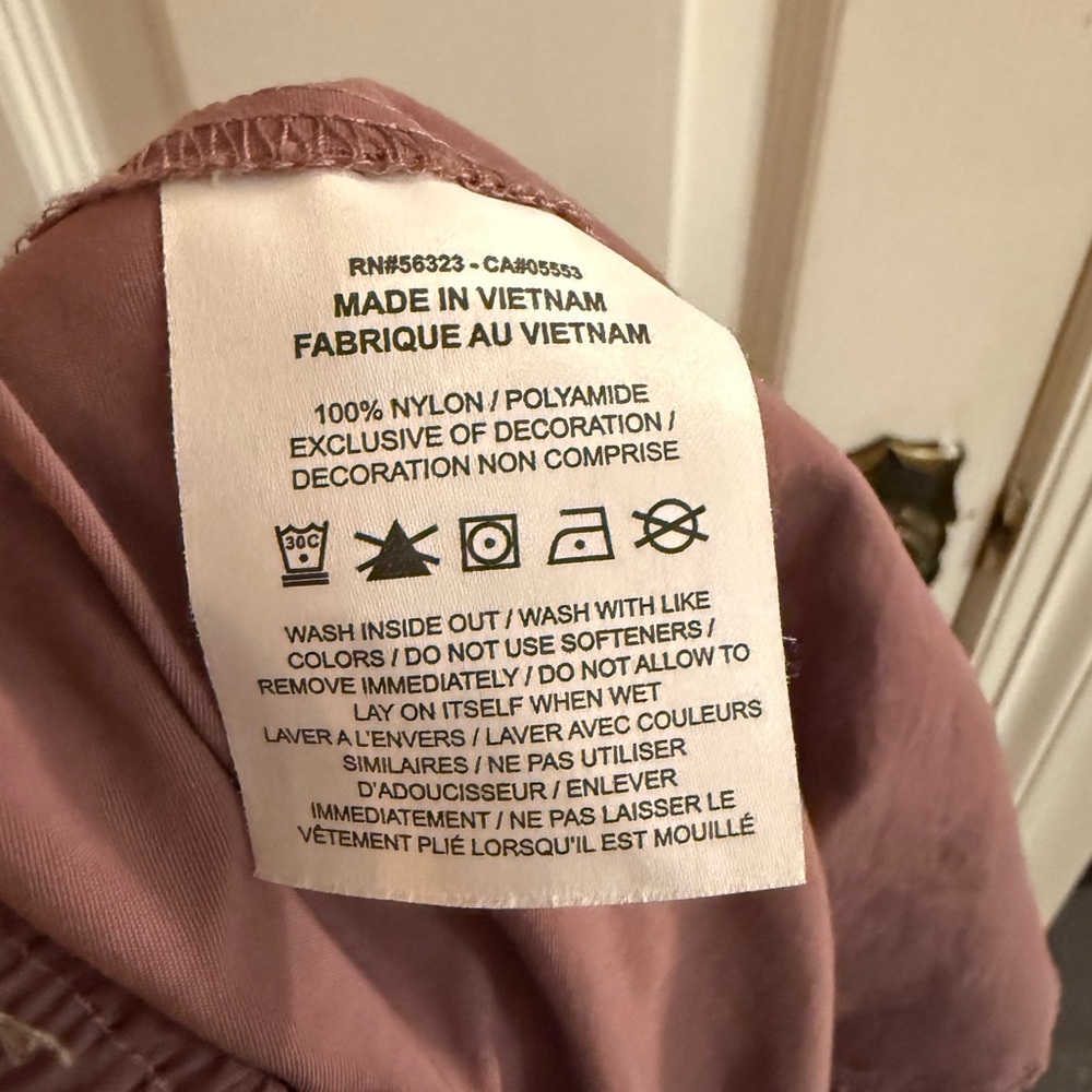 Nike Pants Sportswear Everything Wovens Women's XL Mauve Mid-Rise Open-Hem Wide - Picture 8 of 11